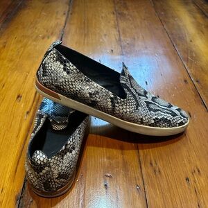 Vince leather animal print sneakers / loafers size 9.5W